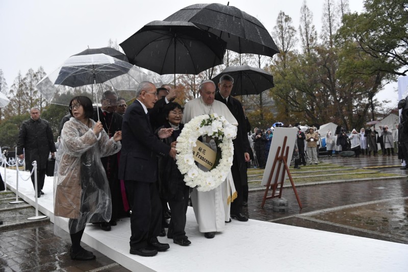 Papst Franziskus im Atombombenpark Nagasaki/Japan, 24. 11. 2019
